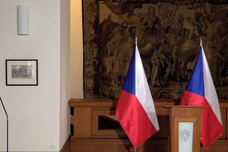 Češka v Rumunsku porodila chlapce a nechala ho tam. Kojenec skončil u pěstounů - Novinky